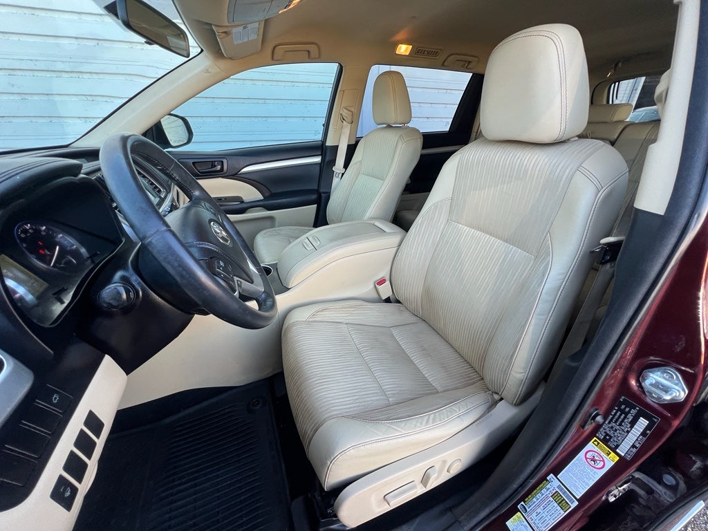 2014 Toyota Highlander LE