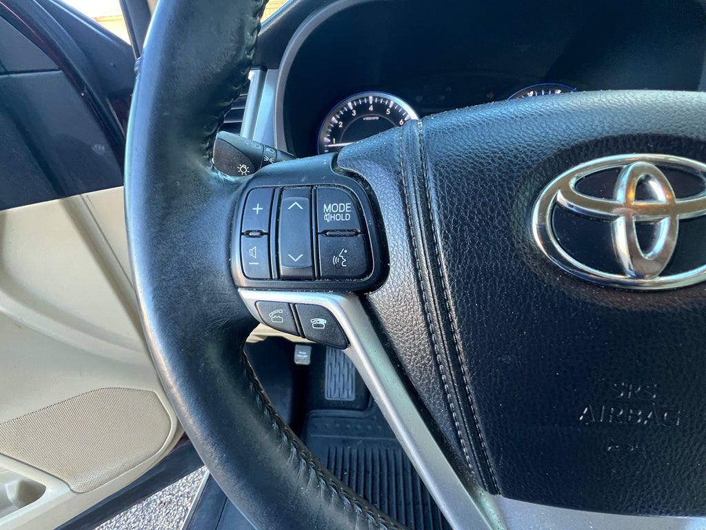 2014 Toyota Highlander LE