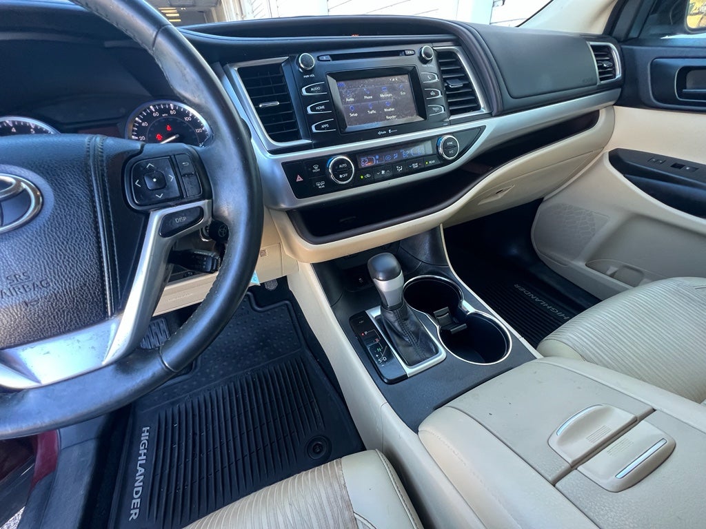 2014 Toyota Highlander LE