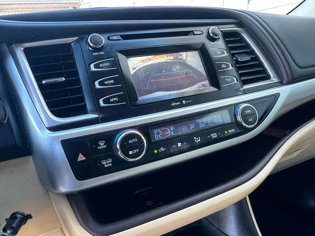 2014 Toyota Highlander LE