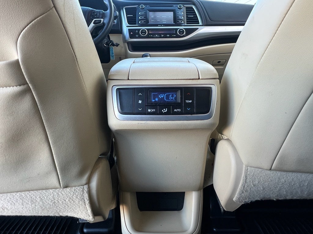 2014 Toyota Highlander LE