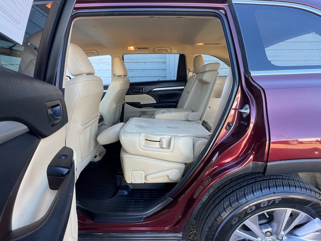 2014 Toyota Highlander LE
