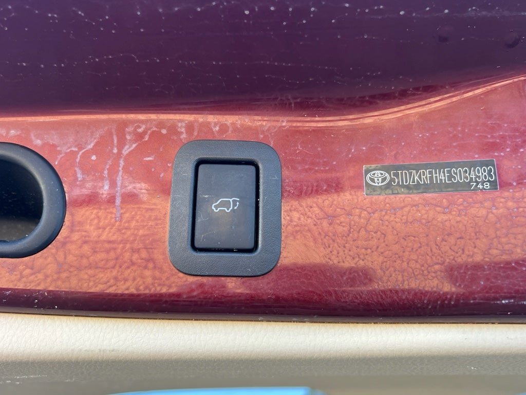 2014 Toyota Highlander LE