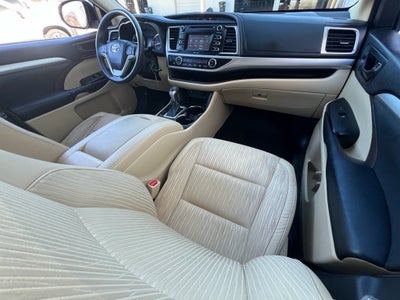 2014 Toyota Highlander LE