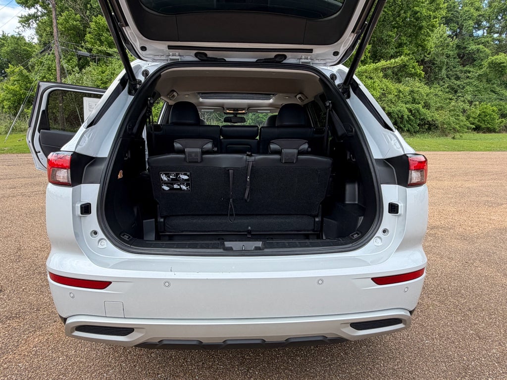 2024 Mitsubishi Outlander Plug-In Hybrid SE