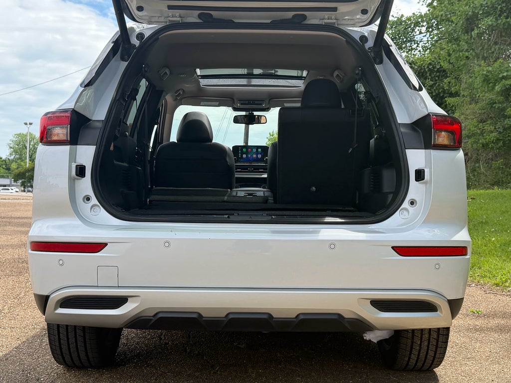 2024 Mitsubishi Outlander Plug-In Hybrid SE