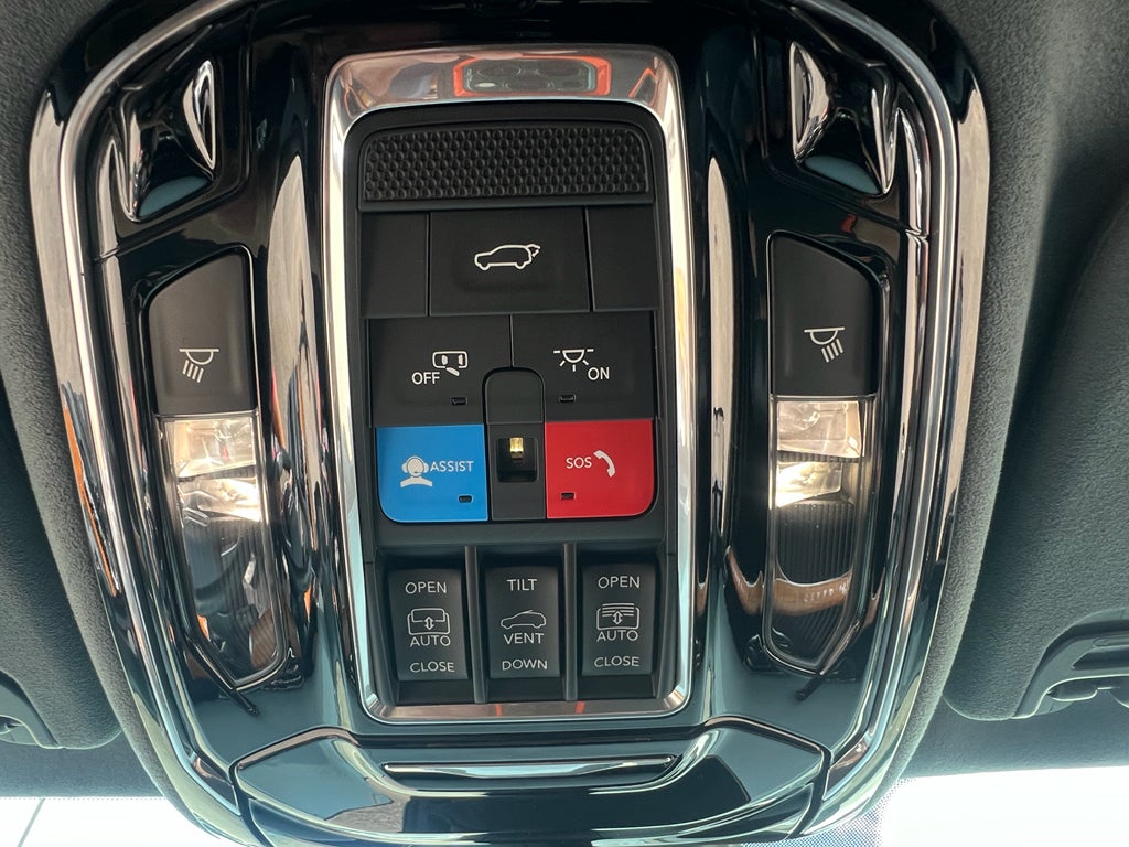 2022 Jeep Grand Wagoneer Series III