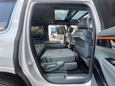 2022 Jeep Grand Wagoneer Series III