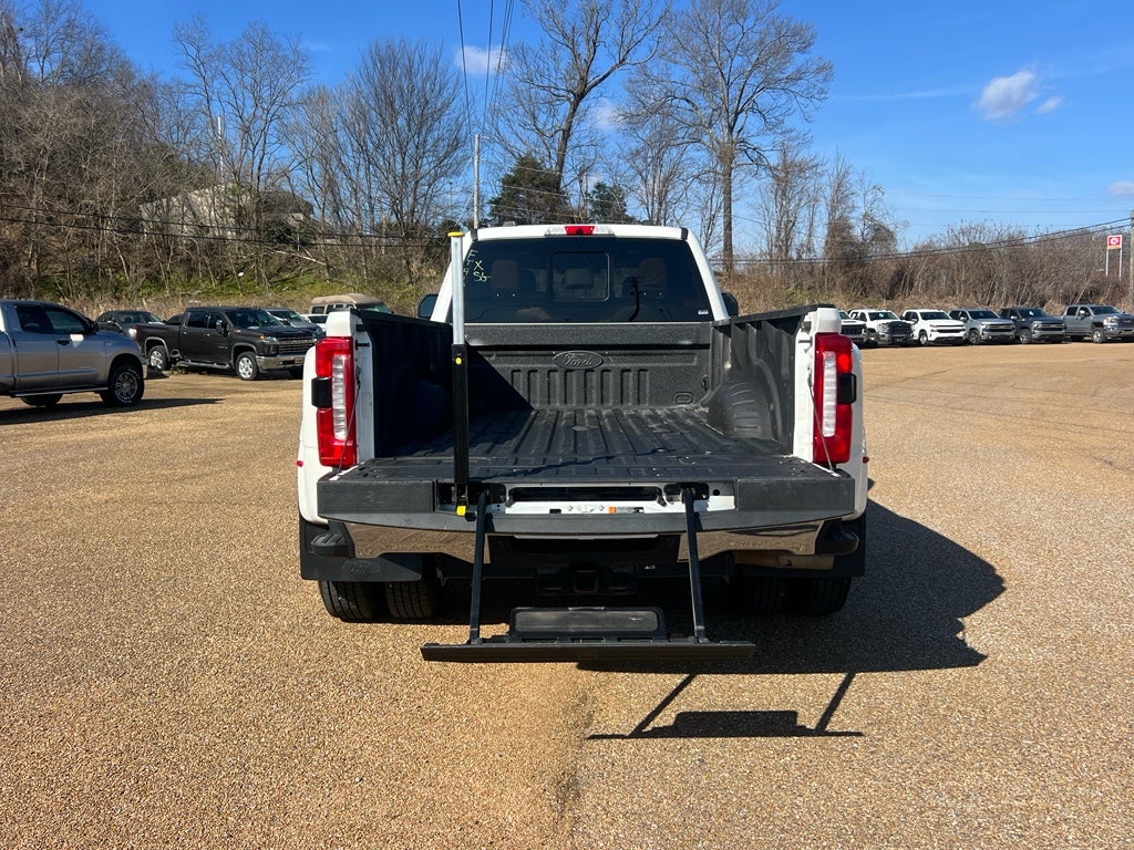 2024 Ford F-350 LARIAT