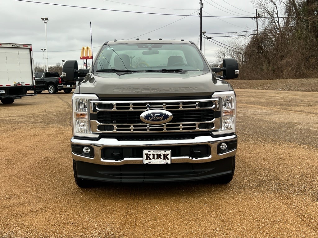 2026 Ford Super Duty F-350® XLT