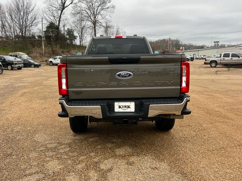 2026 Ford Super Duty F-350® XLT