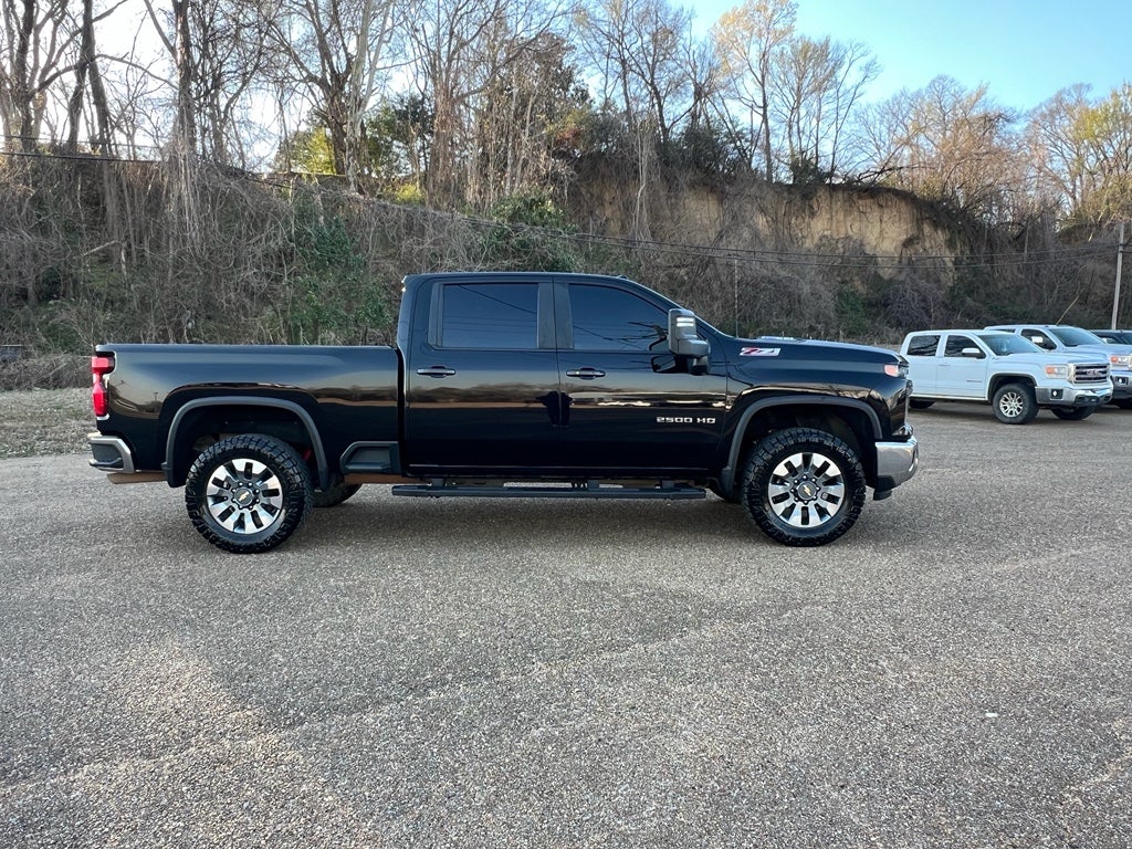 2024 Chevrolet Silverado LT