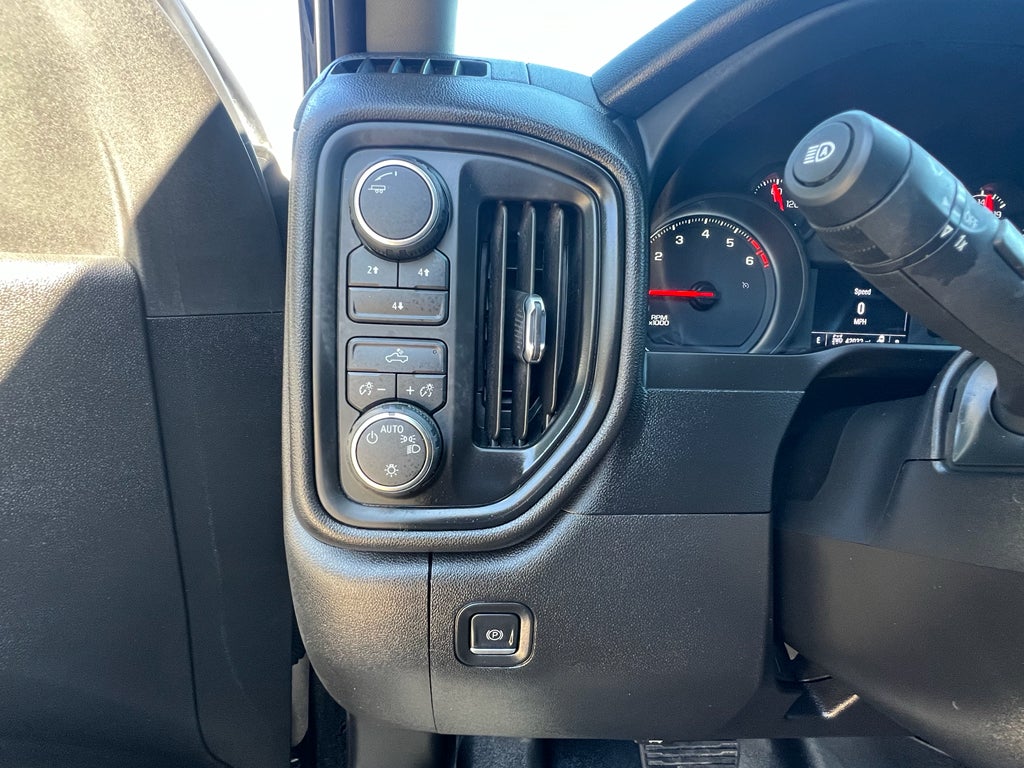 2024 Chevrolet Silverado Custom